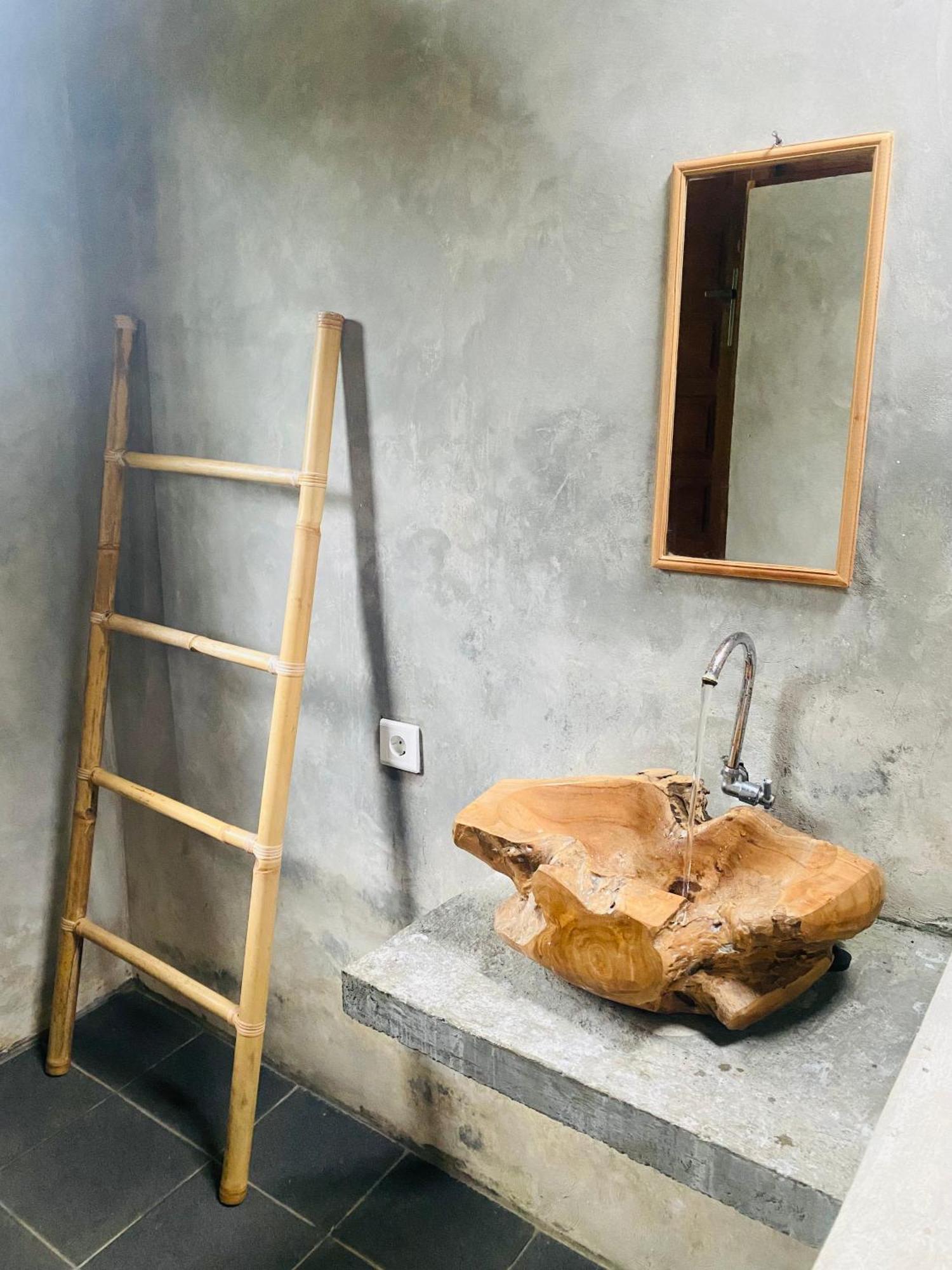 Uma D'Nyuh Homestay Singaraja  Exterior photo